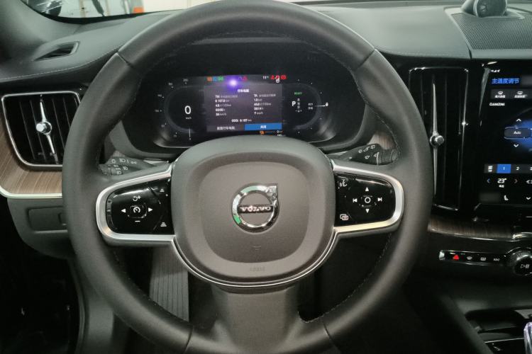 Used Volvo XC60 New Energy 2024 T8 Plug-in Hybrid Long-Range All-Wheel Drive Smart Luxury Edition