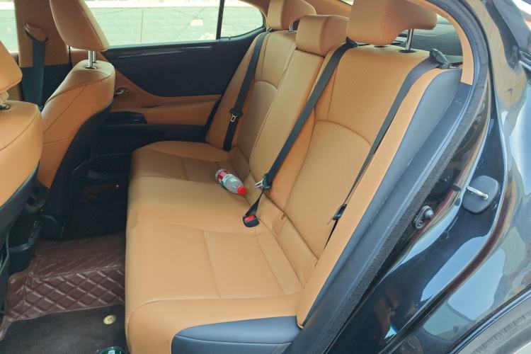 Used Lexus ES 2022 200 Excellence Edition
