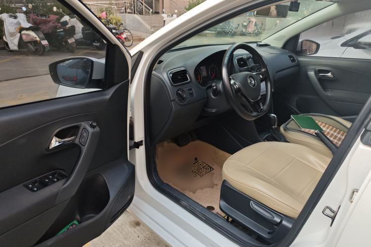 Used Volkswagen Polo 2016 1.6L Automatic Comfort Model Driver Seat