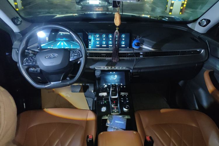 Used Chery Tiggo 8 PLUS 2021 290TGDI DCT Luxury Edition Center Console