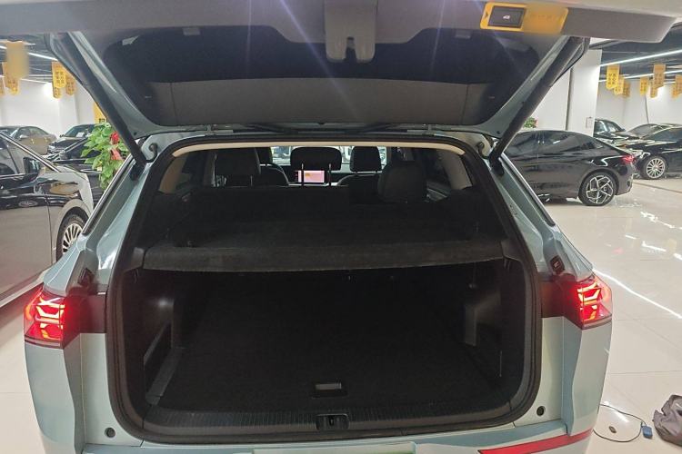 Used Volkswagen Tavendor 2023 380TSI Four-Wheel Drive R-Line Cruise Edition Trunk