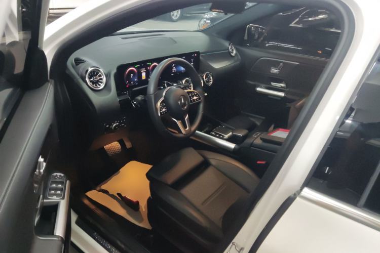 Used Mercedes-Benz GLA 2022 GLA 200 Left Front Seat