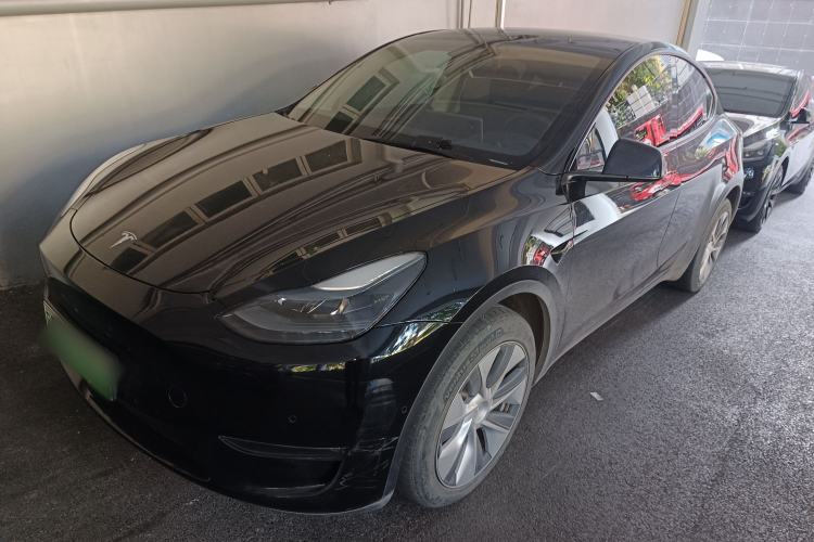Used Tesla Model Y 2022 Long-Range All-Wheel-Drive Version