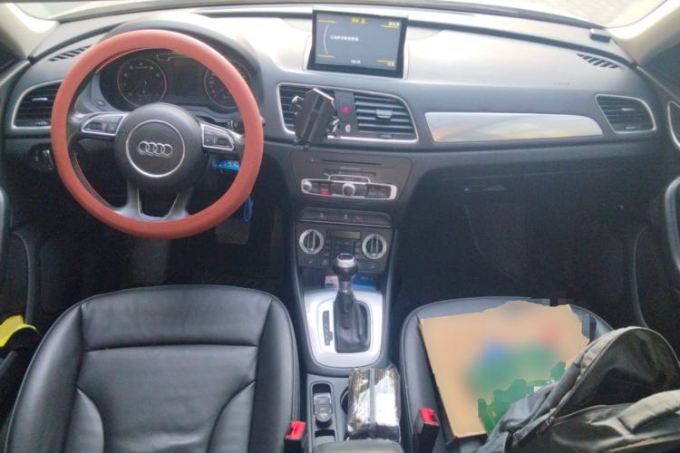 Used Audi Q3 2015 35 TFSI Millionth Anniversary Comfort Model Center Console