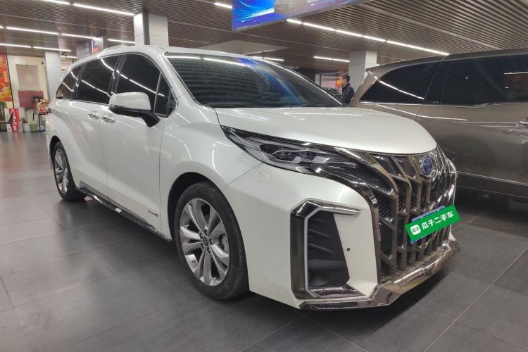 Used Toyota SIENNA 2023 2.5L Hybrid Platinum Edition Exterior 1