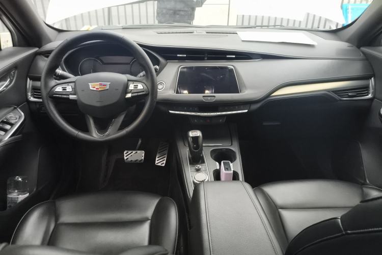 Used Cadillac XT4 2018 28T Two-Wheel-Drive Luxury Model
