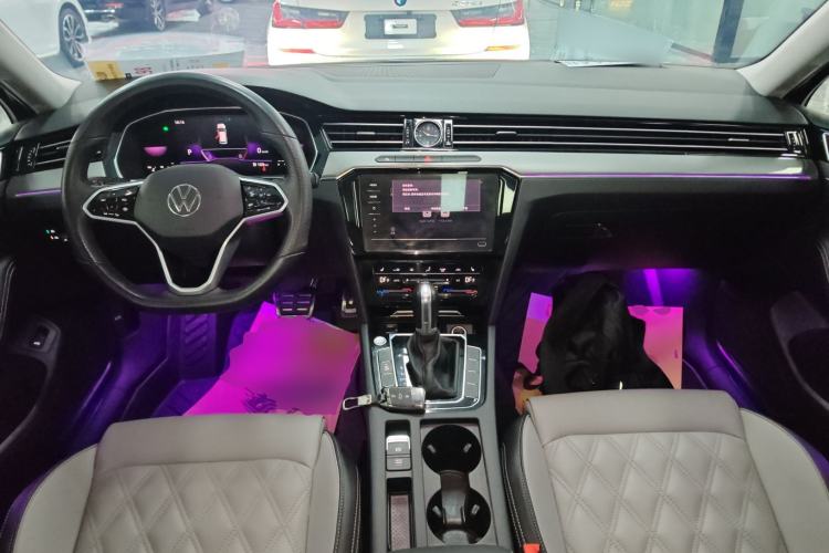 Used Volkswagen Magotan 2023 2 Million Units Limited Edition 330TSI DSG Leading Version
