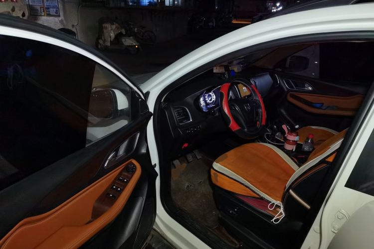 Used Baojun 560 2017 Rhythmic Edition 1.5T Manual Premium Model
