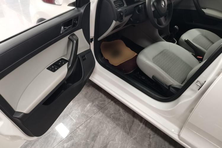 Used Skoda Rapid 2016 1.6L Manual Trend Edition
