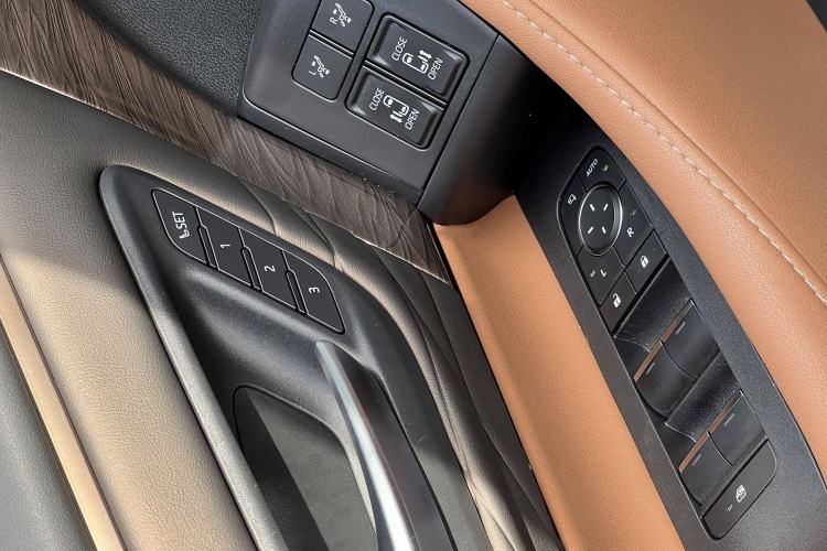 Used Toyota Alphard 2024 Dual-Engine 2.5L Prestige Edition
