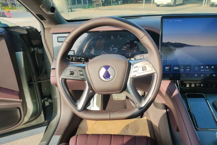 Used Denza Z9GT 2024 1100 4x4 Ultra First Edition Steering Wheel