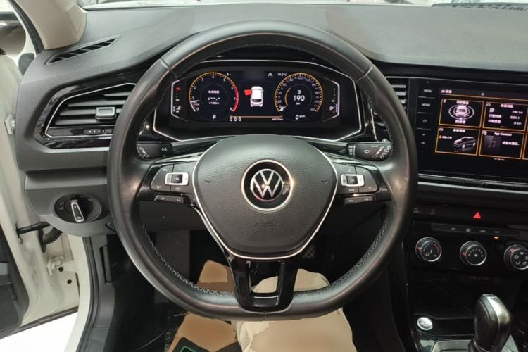 Used Volkswagen T-ROC 2021 280TSI DSG Two-Wheel Drive Comfort Connect Edition