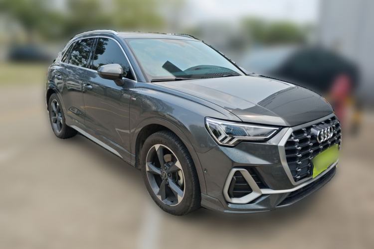 Used Audi Q3 2022 35 TFSI Fashion Dynamic Model Front Right 45 Deg