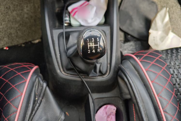 Used Dongfeng Fengon 380 2022 1.5L Comfort-Class Passenger Vehicle (Steel Spring) with 5 Seats