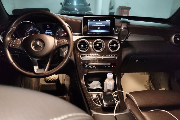 Used Mercedes-Benz GLC 2018 GLC 260 4MATIC Luxury Model
