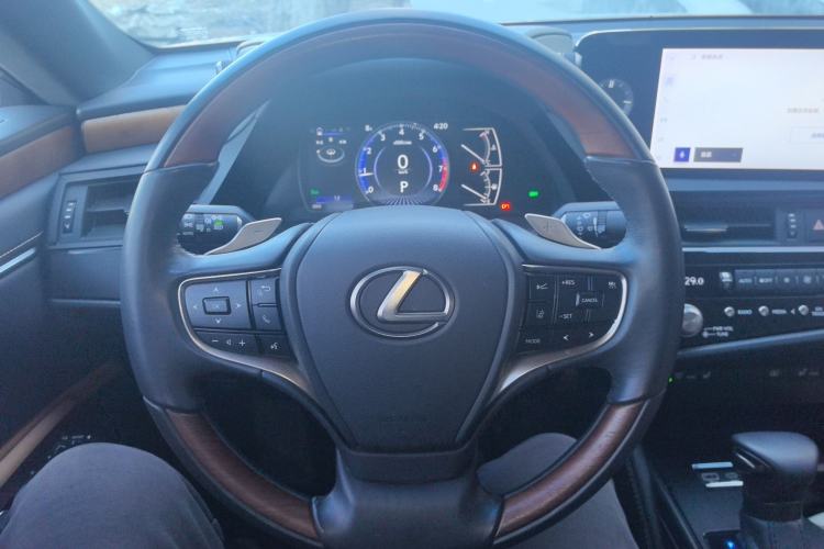 Used Lexus ES 2022 200 Luxury Edition
