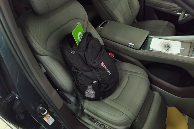 Used Denza N9 2025 Flagship Model
