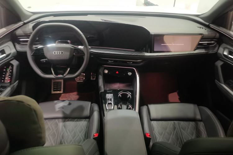 Used Audi Q5L 2026 Model Range: Intelligent Hybrid Premium Edition Center Console