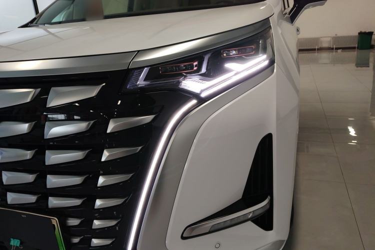 Used Denza D9 2022 DM-i 970 Four-Wheel Drive Flagship Model
