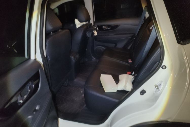 Used Nissan X-Trail 2023 Classic 2.0L Two-Wheel Drive Smart Connect Premium Edition