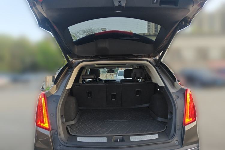 Used Cadillac XT5 2016 25T Luxury Model Trunk