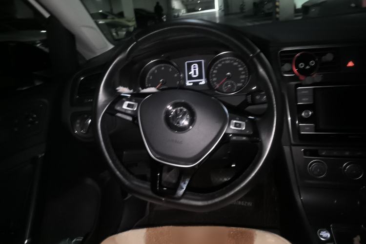 Used Volkswagen Golf 2018 230TSI Automatic Luxury Version Steering Wheel