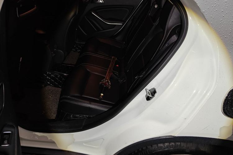 Used Mercedes-Benz GLA 2015 GLA 200 Fashion Model Left Rear Seat