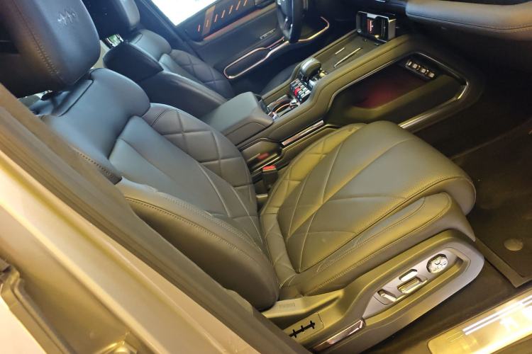 Used Formula Leopard 8 2025 Smart & Brave Flagship Edition 6 Seats Right Front Seat