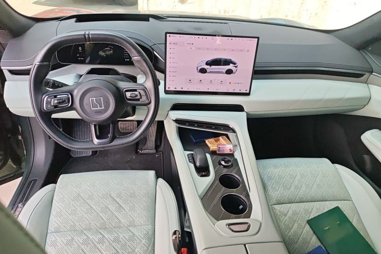 Used Zeekr 001 2024 WE Edition 95 kWh All-Wheel Drive Center Console