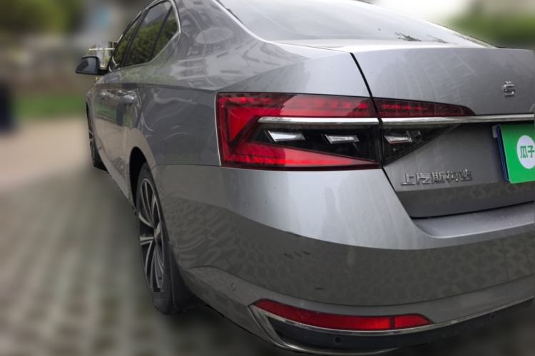 Used Skoda Superb 2019 Facelifted TSI330 DSG Luxury Edition Rear Left 45 Deg