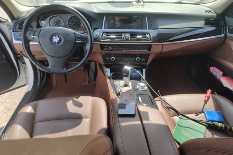 Used BMW 5 Series 2015 520i Elegant Edition Center Console