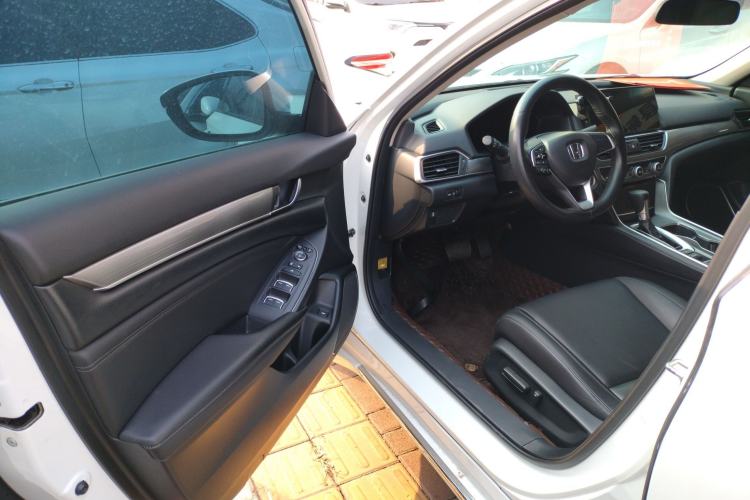 Used Honda Accord 2022 260TURBO Luxury Edition Driver Seat