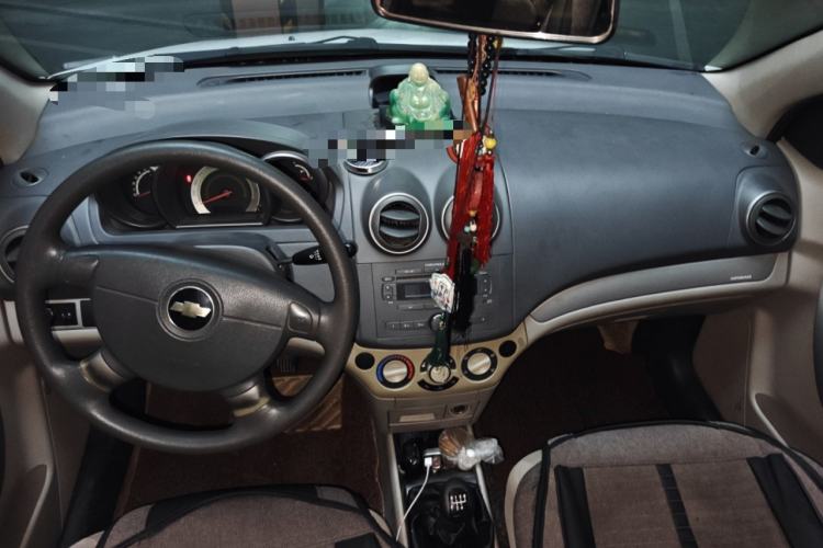 Used Chevrolet Lova 2010 1.4 MT Fengdu Version Center Console