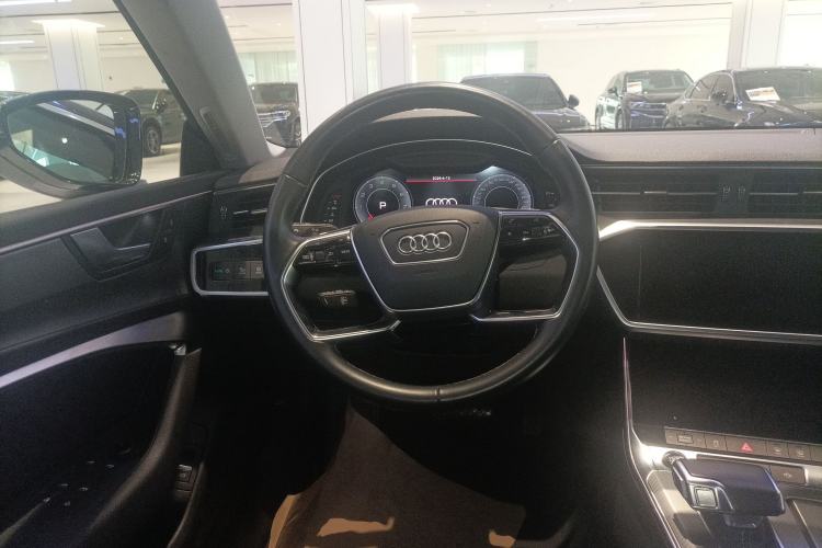Used Audi A7L 2024 45TFSI S-line Dream-Building Edition Flow Crystal Package Steering Wheel