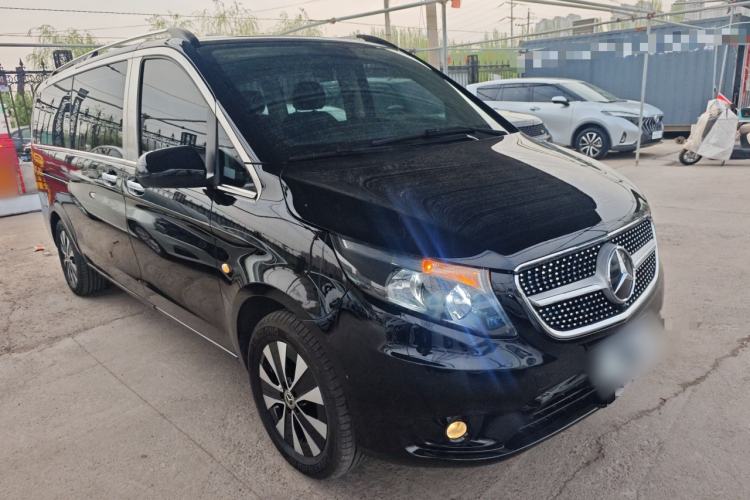 Used Mercedes-Benz Vito 2021 2.0T Elite Version 7 Seats Front Right 45 Deg