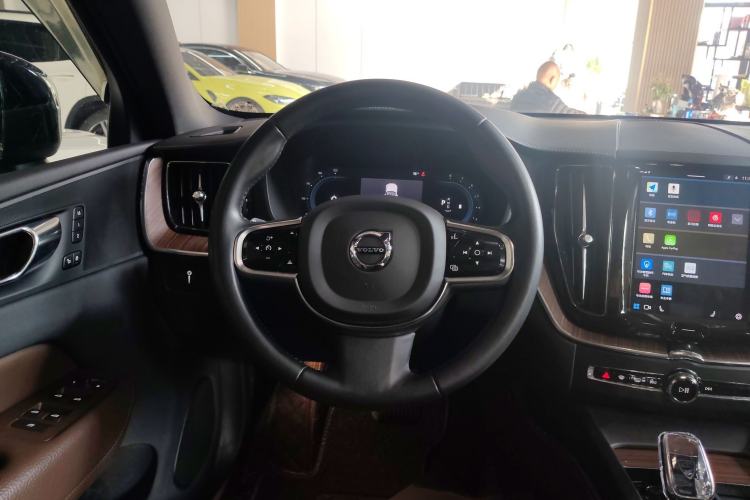 Used Volvo XC60 2022 B5 4x4 Smart Luxury Edition