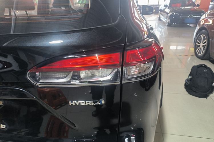 Used Toyota FRONTLANDER 2023 2.0L Smart Electric Hybrid Dual-Engine Deluxe Version
