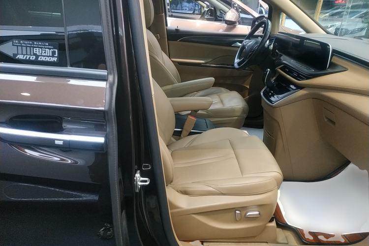 Used Buick GL8 2021 ES Landtrek 653T Luxury Model Right Front Seat