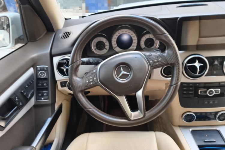 Used Mercedes-Benz GLK-Class 2014 GLK 260 4MATIC Dynamic Model Steering Wheel