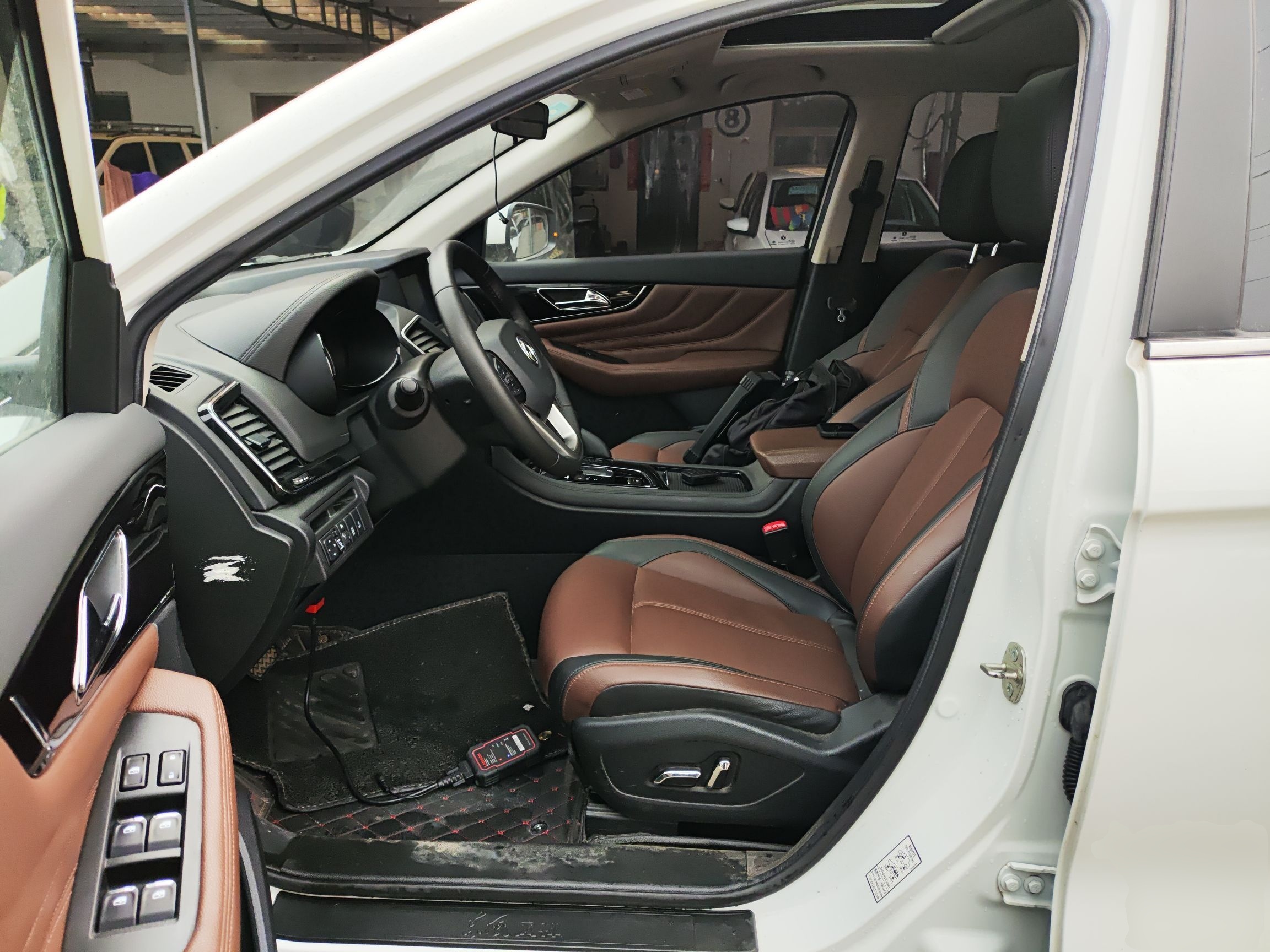 Переднее сиденье в автомобиле