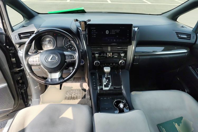 Used Lexus LM 2020 300h Seven-Seat Elegant Edition
