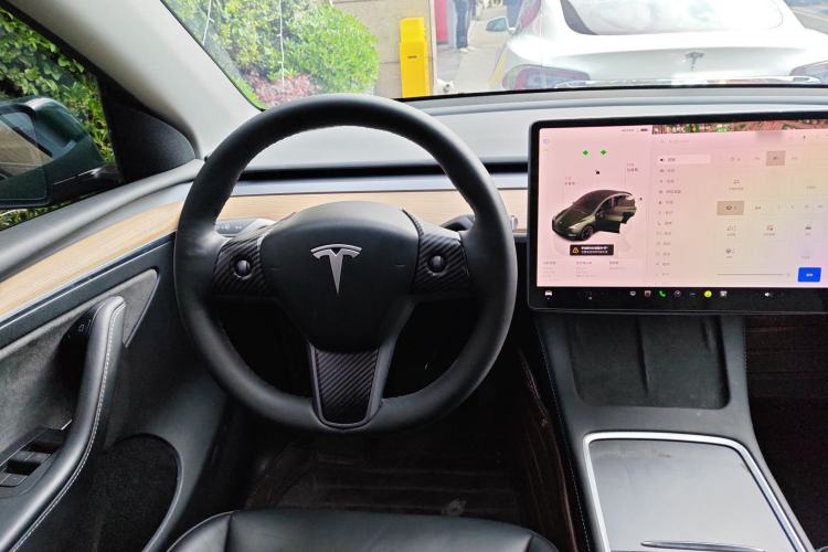 Used Tesla Model Y 2022 Long-Range All-Wheel-Drive Version
