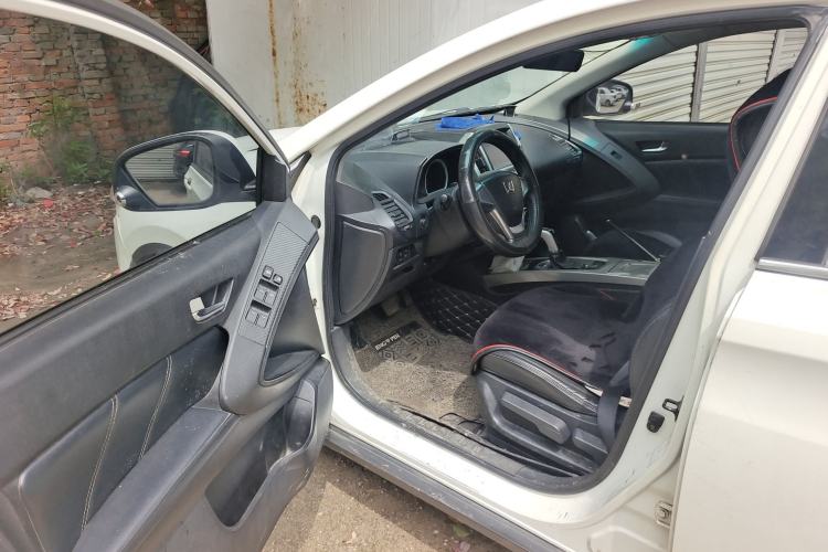 Used Luxgen U6 SUV 2015 1.8T Fashion Edition Driver Seat