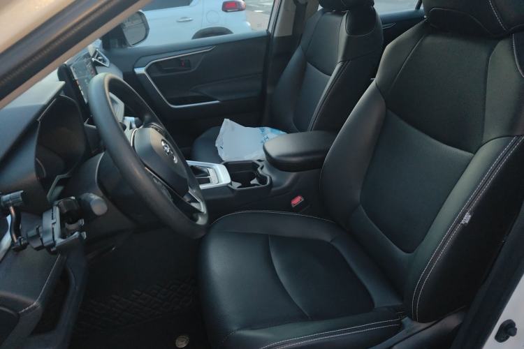 Used Toyota RAV4 2024 2.0L CVT Two-Wheel Drive Urban Edition
