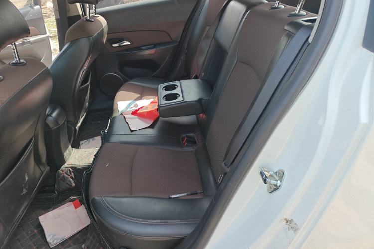 Used Chevrolet Cruze 2013 Hatchback 1.6L Manual Luxury Model
