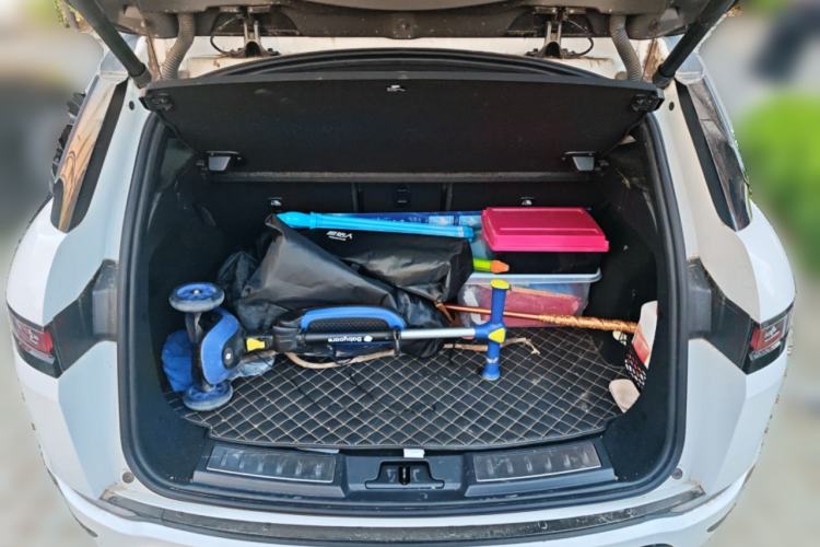 Used Land Rover Range Evoque 2020 249 PS R-DYNAMIC S Black Edition Sport Version Trunk