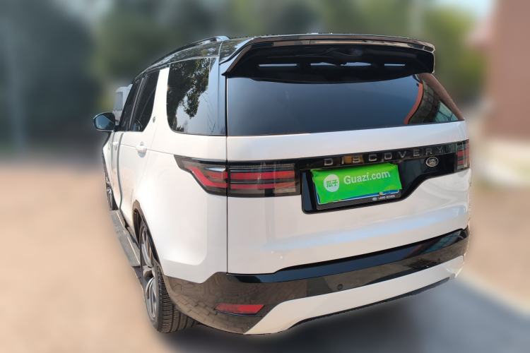Used Land Rover Discovery 2024 360 PS Dynamic SE Rear Left 45 Deg
