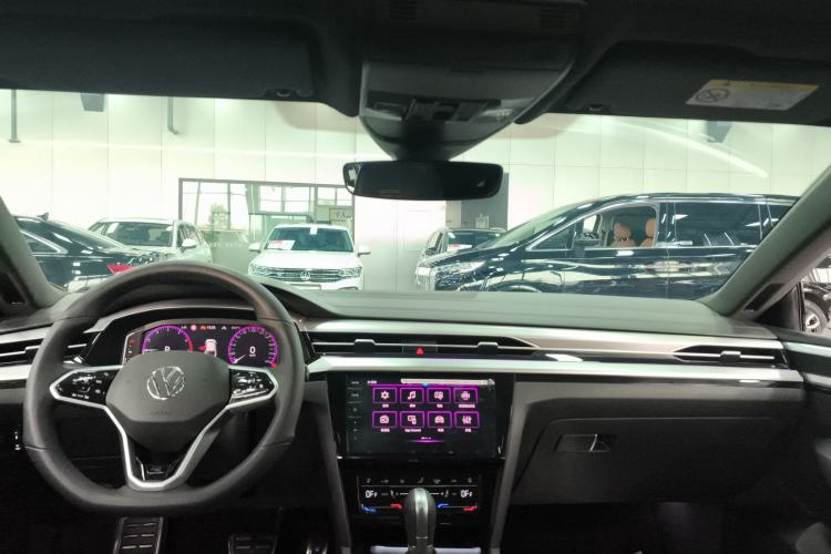 Used Volkswagen FAW-Volkswagen CC 2024 380TSI Striking Edition Center Console