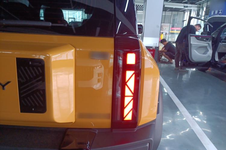 Used Chery Fulwin X3L 2025 Model 205 All-Wheel Drive High-Energy Edition Right Rear Taillight