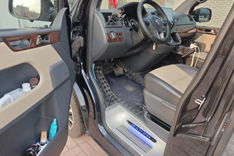 Used Volkswagen Multivan 2014 2.0 TSI Four-Wheel-Drive Executive Edition
